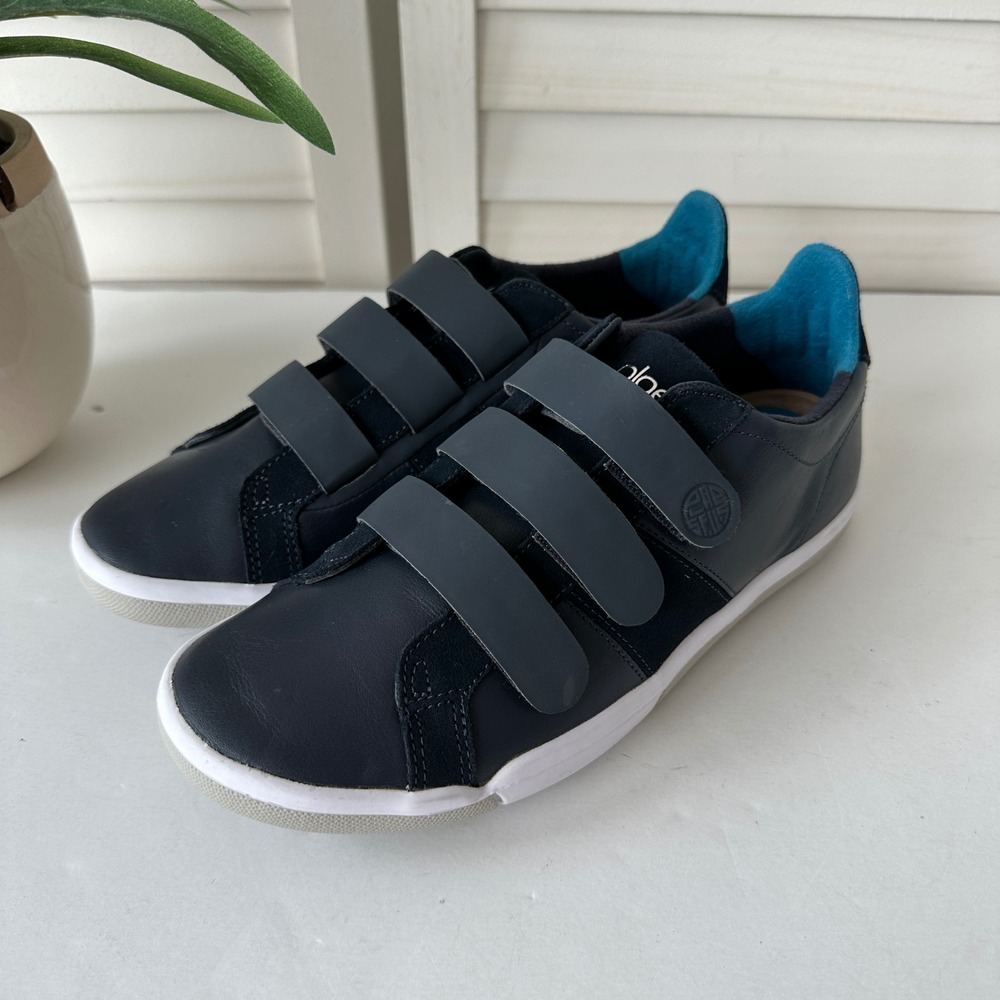 PLAE Larkin Navy Leather Adaptive Hook and Loop Sneakers Womens 7.5  Shoes